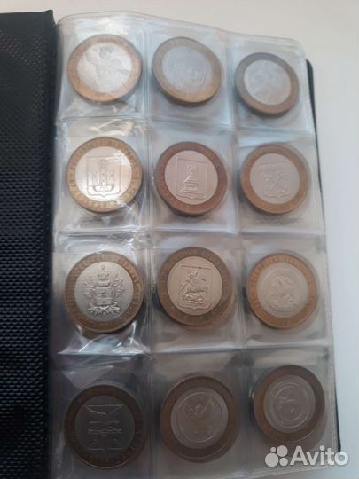 Набор монет в альбоме