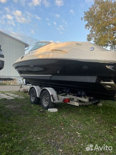 Катер Sea Ray 270 sundeck