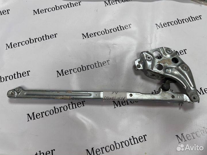 Новые петли капота Мерседес 210 левая правая седан