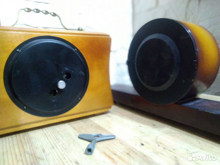 Часы 2шт