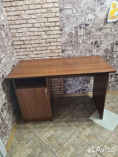 Письменный стол