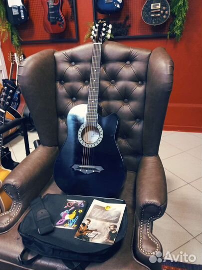 Гитара с чехлом и аксессуарами набор