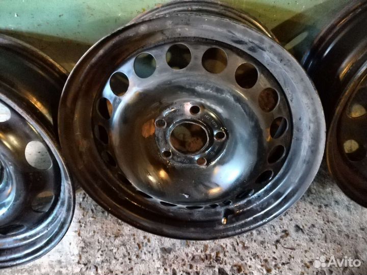 Штампованные диски r15