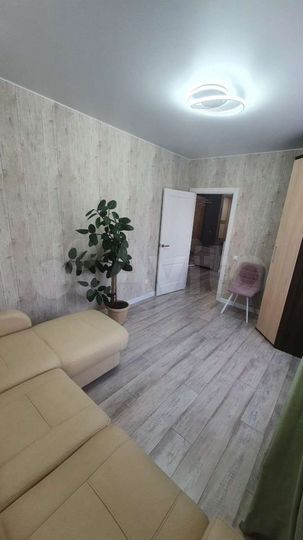2-к. квартира, 65 м², 2/4 эт.