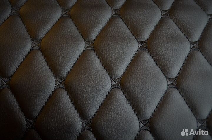 Экокожа стеганая черная нитка черная большой ромб