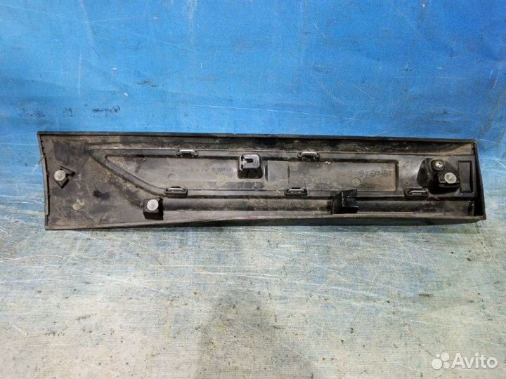 Накладка двери задняя левая Mitsubishi Outlander 3