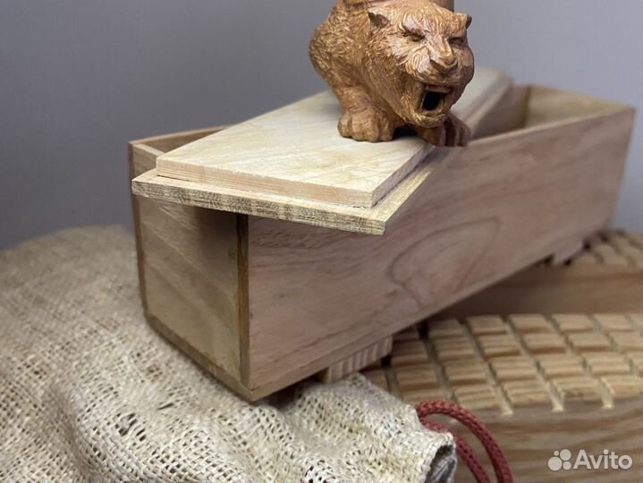 Сувенир из дерева Тигр