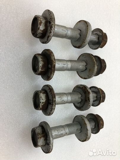 Развальные болты Nissan Teana L33