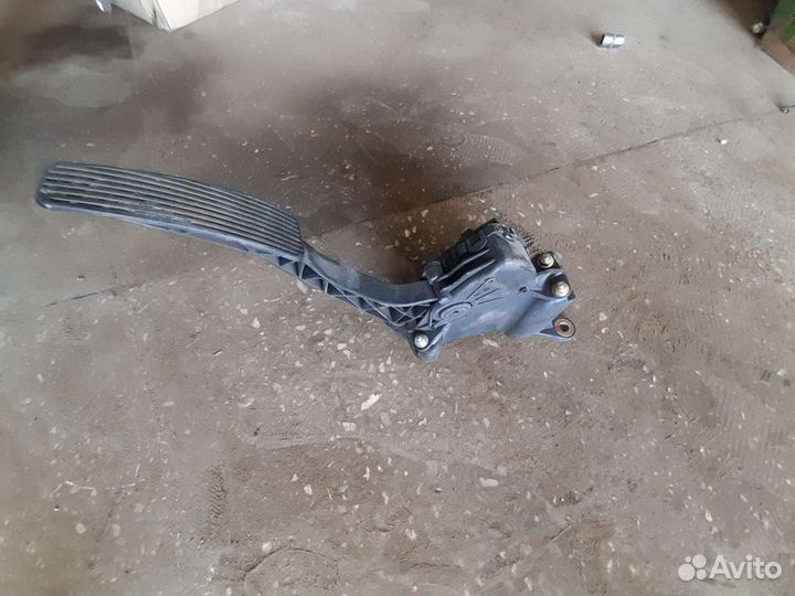 Педаль газа Chrysler 300c