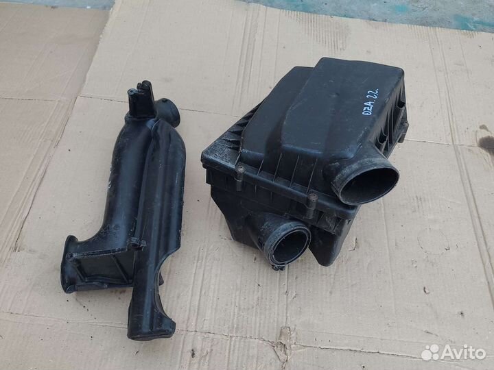 Корпус воздушного фильтра Opel Zafira A Z22SE