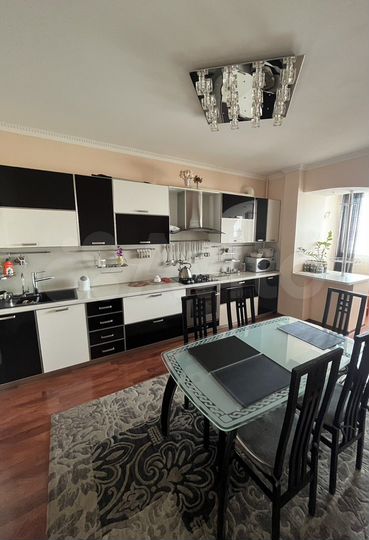 2-к. квартира, 80,5 м², 6/10 эт.