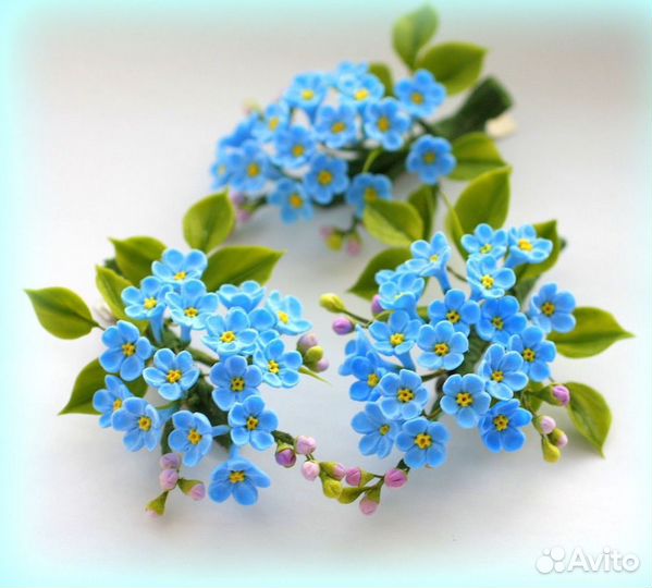Брошь с незабудками ручная работа