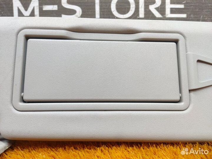 Козырек солнцезащитный передний правый