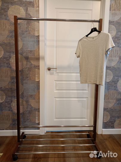 Вешалка для одежды напольная