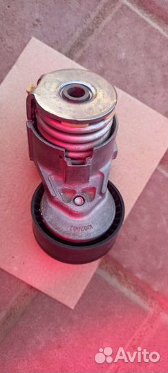 Помпа плюс ролик на двигатель К9К