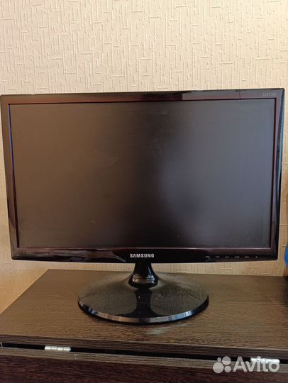 Монитор Samsung