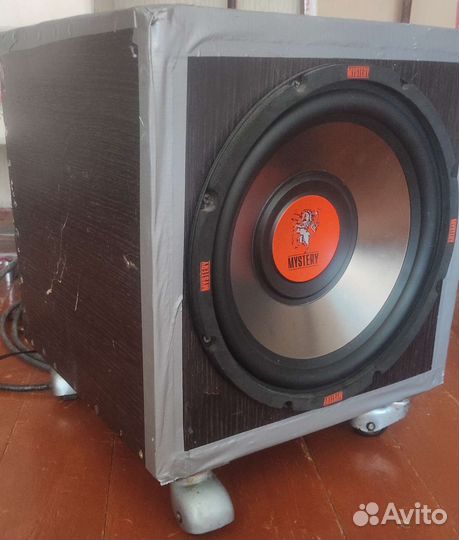 Сабвуфер активный