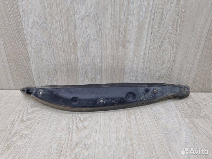 Пыльник крыла передний правый Mercedes-Benz