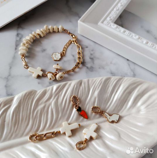 Комплект украшений из говлита