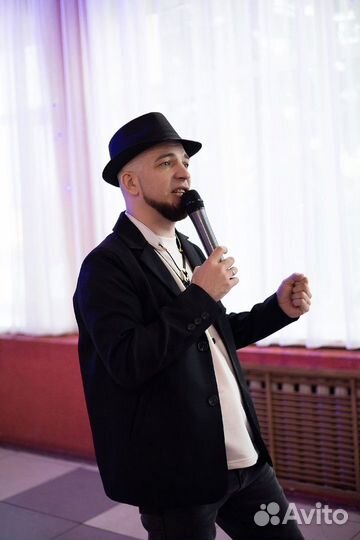 Ведущий, DJ, вокалист, саксофонист