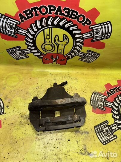 Суппорт передний правый Hyundai Sonata 4 ef