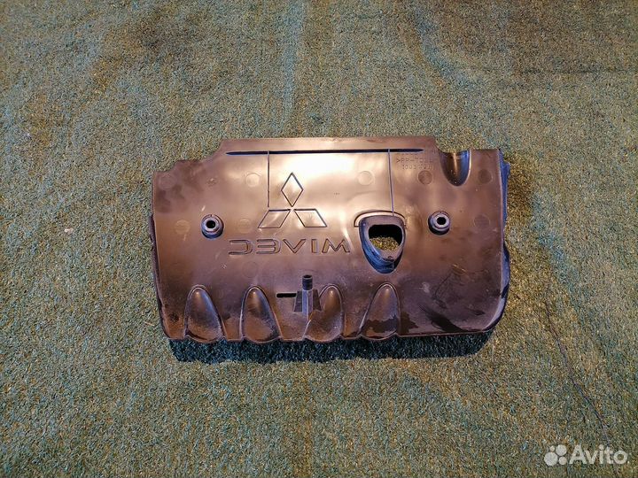 Декоративная крышка двс 1003A158 Mitsubishi Outlan