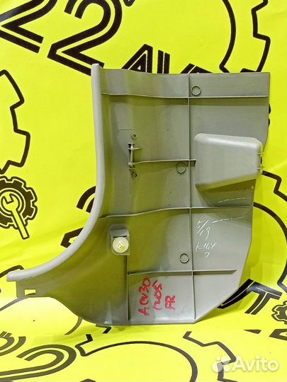 Накладка стойки нижняя передняя правая Toyota