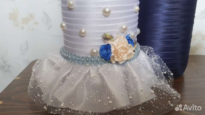 Для свадьбы: бутылки шампанского, свечи (очаг)