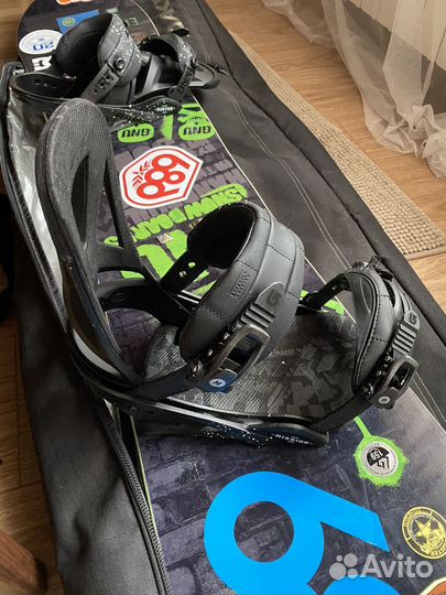 Сноуборд GNU с крепоениями burton mission