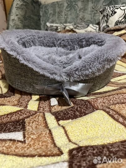 Лежанка для кошек новая