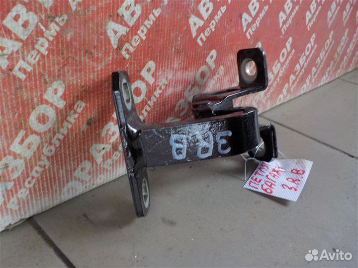 Петля двери верхняя задняя правая LADA Largus R90