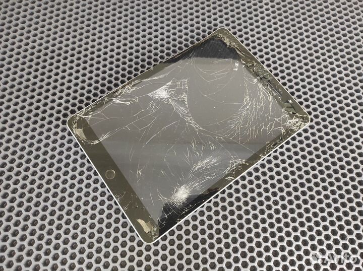 Apple iPad 5Gen 9.7 A1822 Wi-Fi