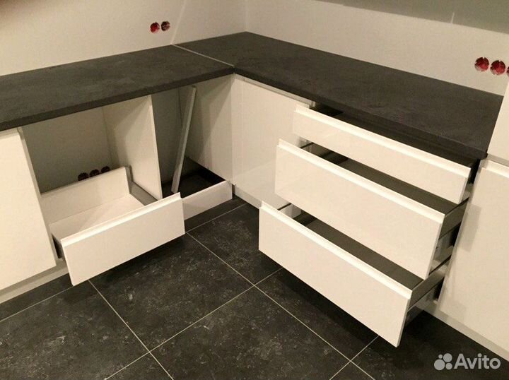 Кухонный гарнитур угловой в потолок на заказ