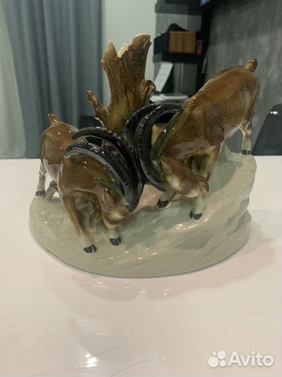 Фарфоровая статуэтка Германия «горные козлы»