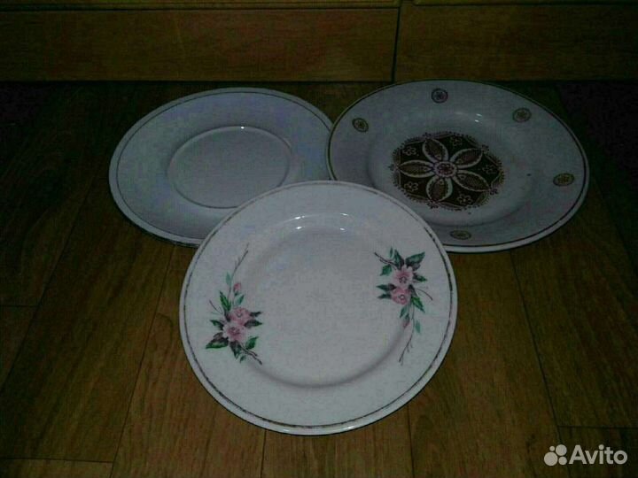 Тарелки производства зик и блюдца