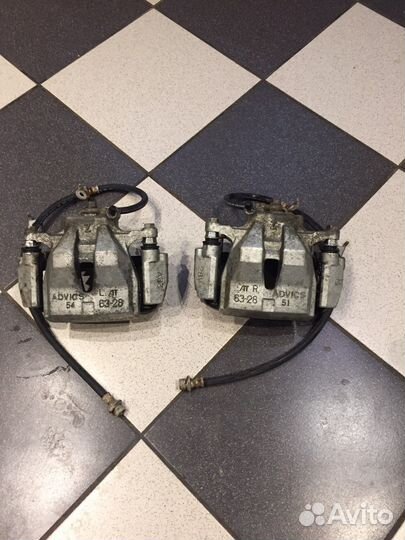 Супорт передний Toyota RAV 4