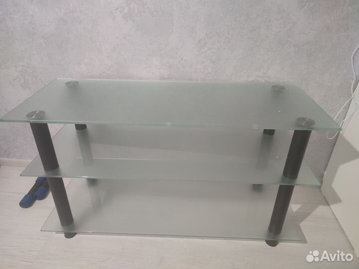Стеклянная тумба под тв