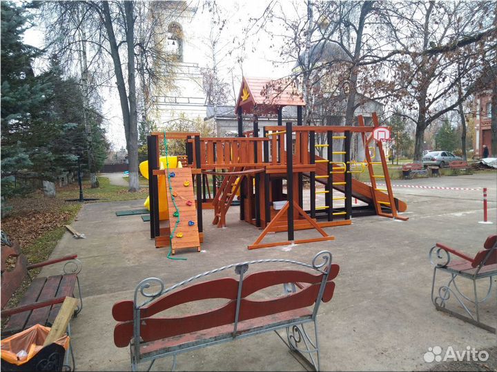 Детская площадка с установкой