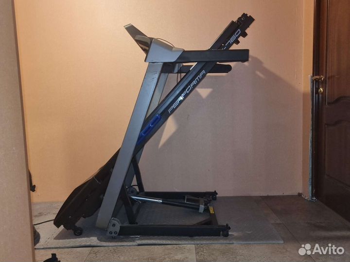 Топовая беговая дорожка Торнео T-760