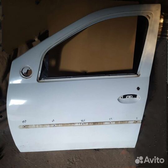 Дверь передняя левая renault logan