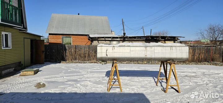 Стойки для бака