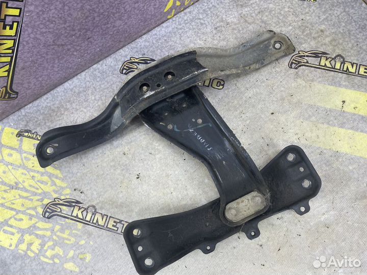 Кронштейн коробки передач МКПП Impreza G12 Импреза