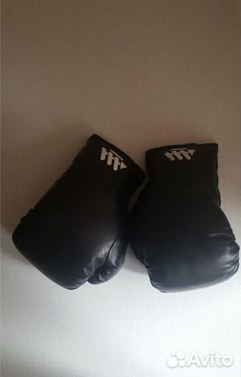 Боксерские перчатки