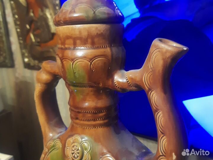 Глиняный кувшин для вина