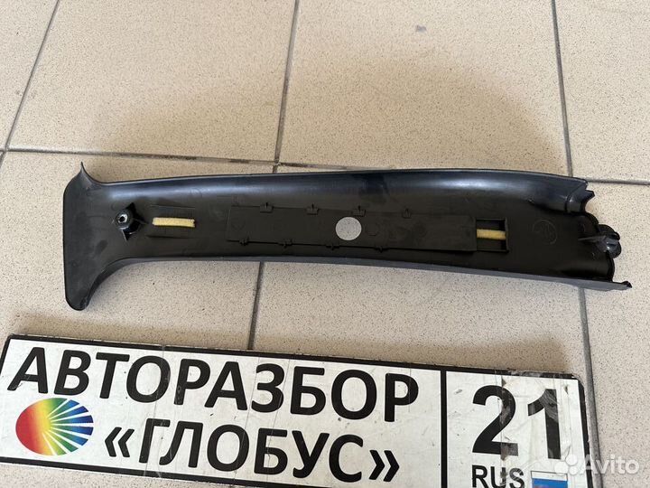 Накладка центральной стойки левая Шевроле Нива