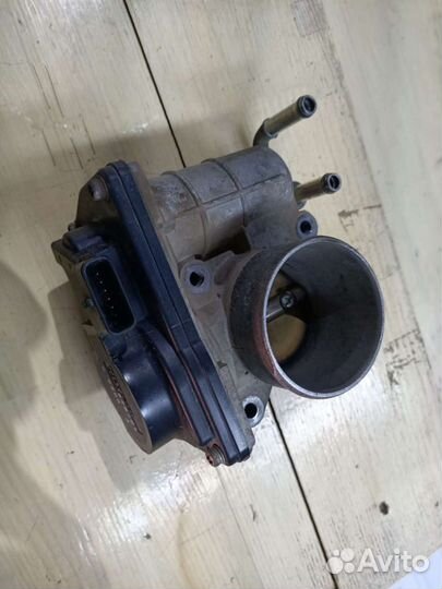 Дроссельная заслонка Nissan Tiida C11