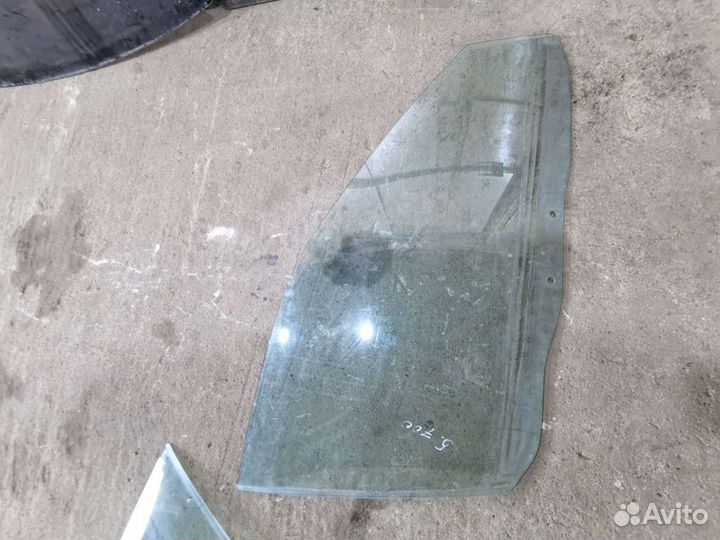 Стекло двери переднее правое mitsubishi lancer 6