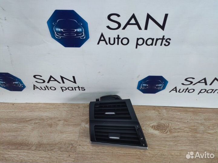 Дефлектор воздушный передний левый Bmw X5 E70