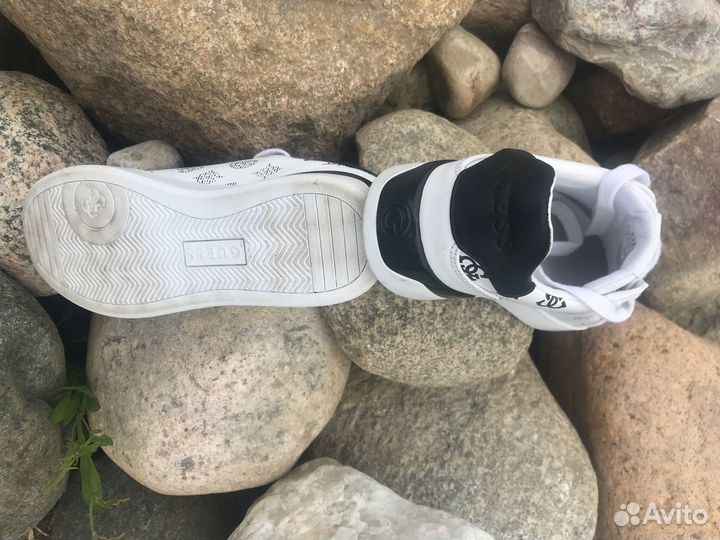 Кроссовки Guess