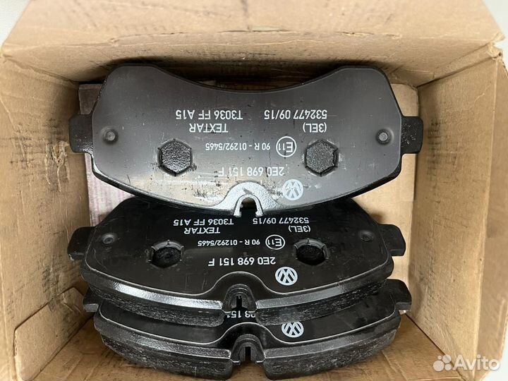 2E0698151F Передние тормозные колодки vw crafter/m